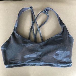 Lululemon sports bra size 4